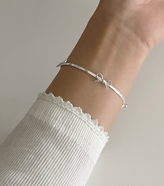 [ATTHEROOM] Silver925 Alice Ribbon Bracelet