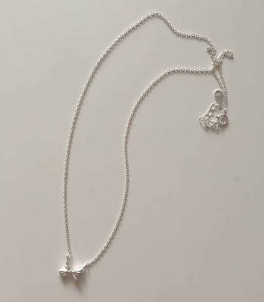 [moat] Sweet Ribbon Necklace (silver925)