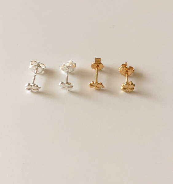 [moat] Mini Clover Earring (silver925)