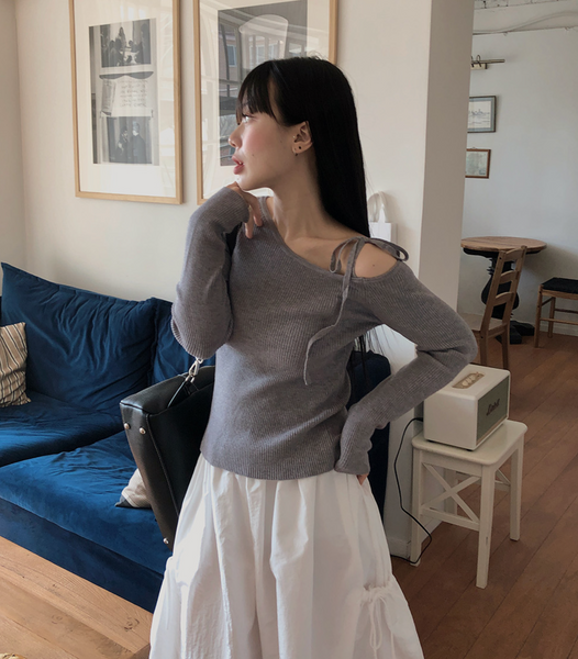 [VINVLE] Ribbon Off Shoulder Knit