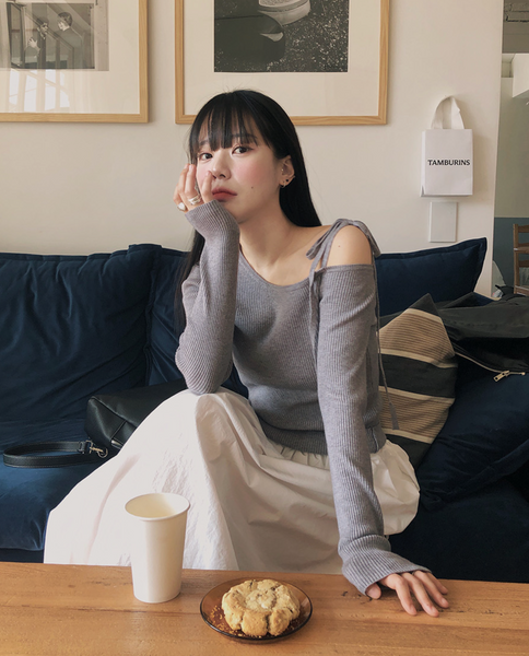 [VINVLE] Ribbon Off Shoulder Knit