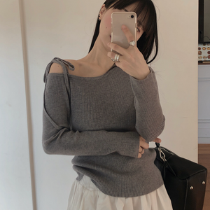 [VINVLE] Ribbon Off Shoulder Knit