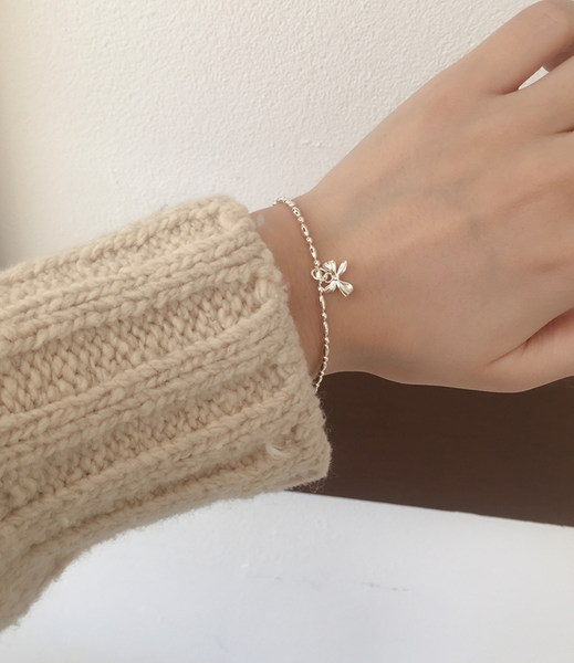 [moat] Sweet Ribbon Bracelet (silver925)