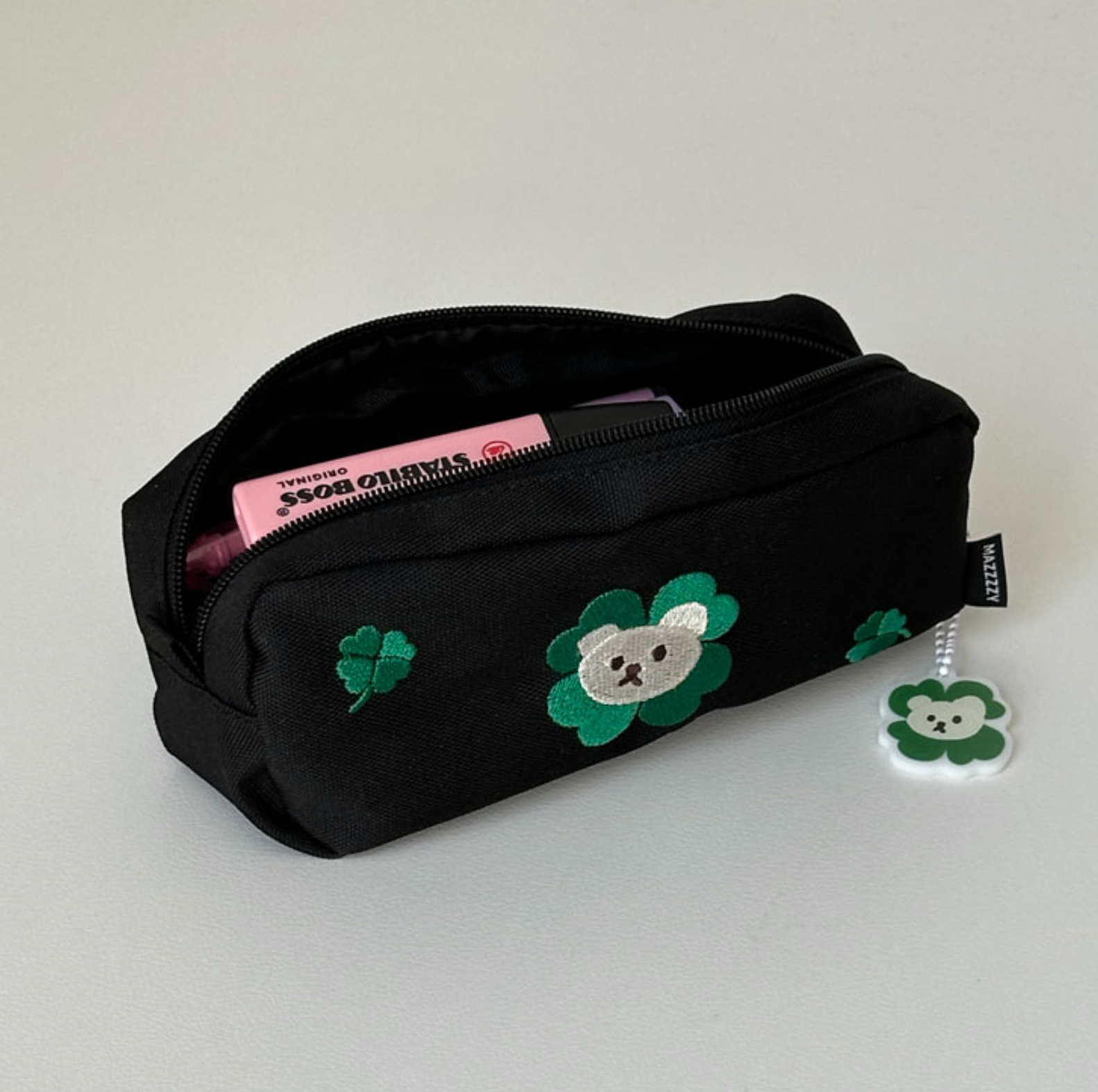 [MAZZZZY] Clover Muffin Pencil Case