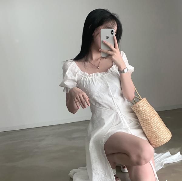 [CREAM CHEESE] Flower Unbalanced Short-sleeved Long Dress