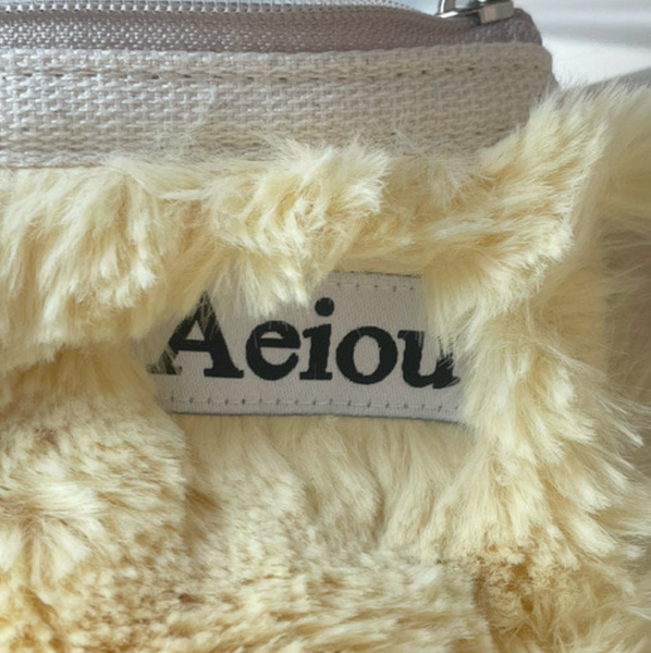 [aeiou] Aeiou Basic Pouch (M size) Fur Castella