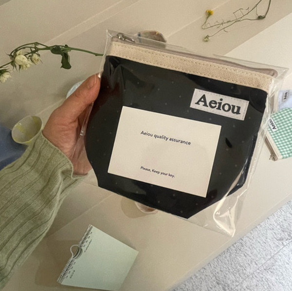 [aeiou] Aeiou Basic Pouch (M size) Little Dot Black