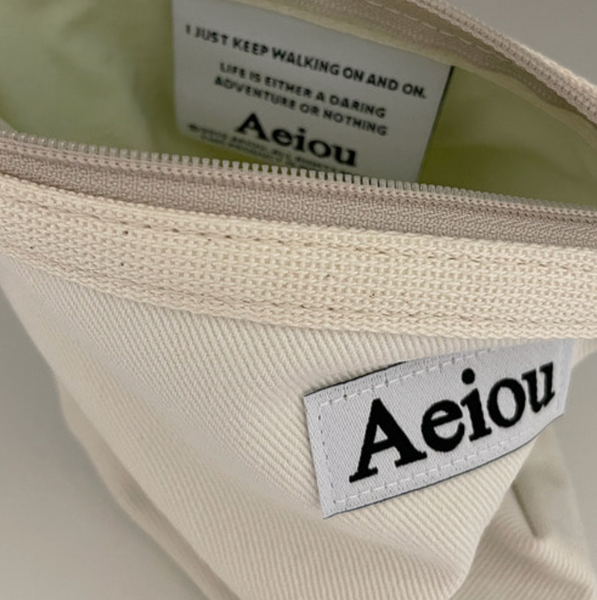 [aeiou] Aeiou Basic Pouch (M size) Snowberry