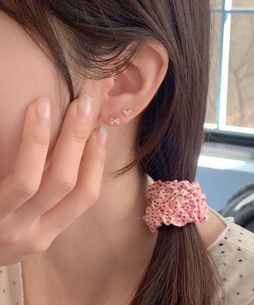 [aube n berry] 925Silver Lisa Ribbon Pink Heart Mini Silver Earrings