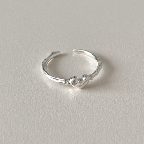 [aube n berry] 925Silver Ribbon Heart Vintage Ring