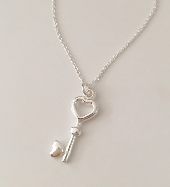 [moat] Heart Key Necklace (Silver925)