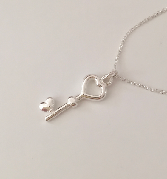 [moat] Heart Key Necklace (Silver925)