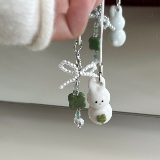 [flo.d studio] Lucky Bunny Keyring