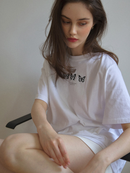 [Letter from Moon] [2件優惠價！買一送一] Triple Butterfly Embroidery Short Sleeve T-Shirt (3Colour)