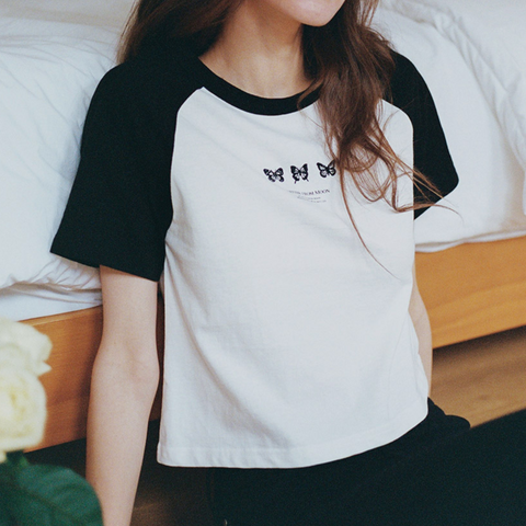 [Letter from Moon] Triple Butterfly Embroidery Raglan Crop T-Shirt (White)