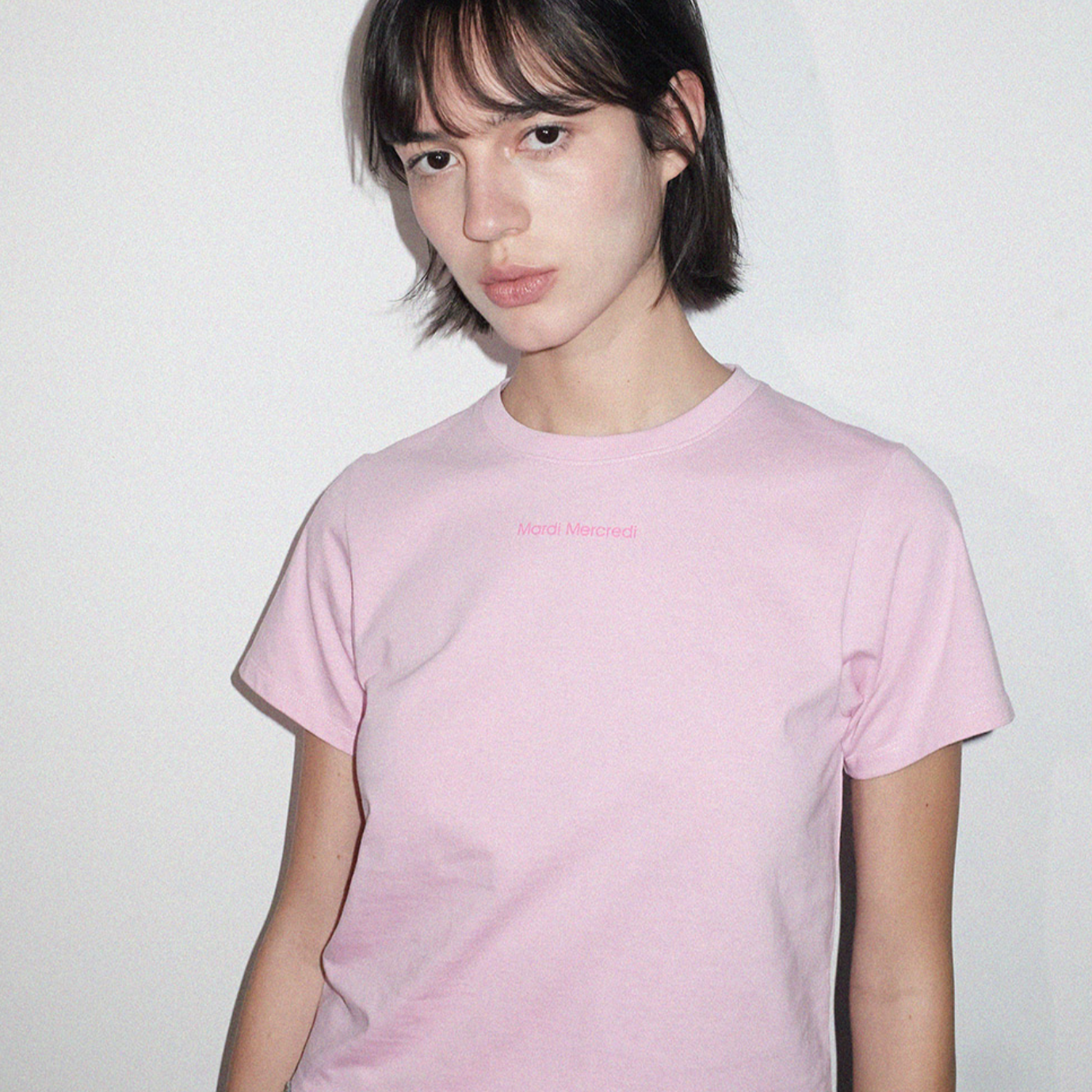 [MARDI MERCREDI] SLIM TSHIRT LOGO ESSENTIAL (PINK VIVIDPINK)