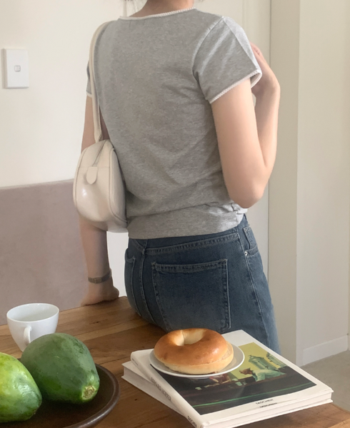 [98°C] Table Baguette Shoulder Bag