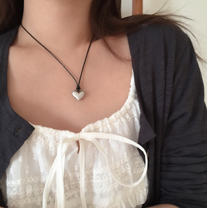 [moat] Matt Heart String Necklace