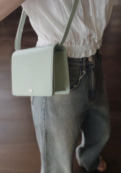 [SLOWAND] # Lento Stand Square Leather Bag