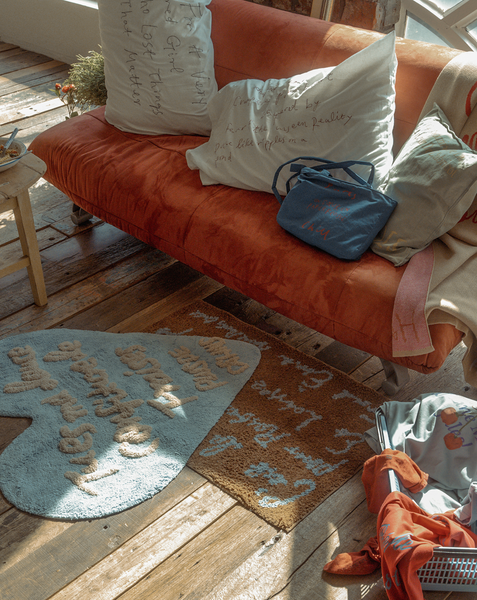 [HOTEL PARIS CHILL] Heart Shaped Rug (Sky)