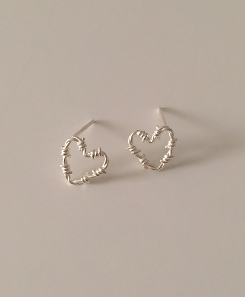 [moat] Fever Heart Earring (Silver925)