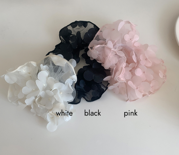 [moat] Mesh Flower Scrunchy