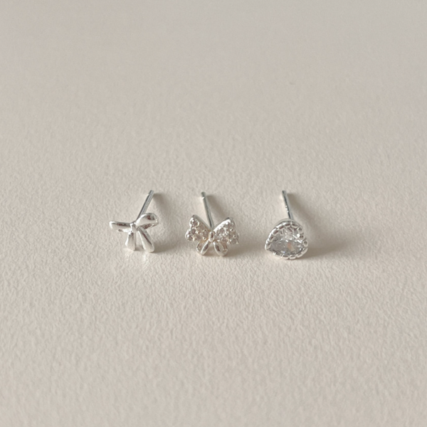 [aube n berry] 925Silver Dian Ribbon Heart White Cubic Earrings Set