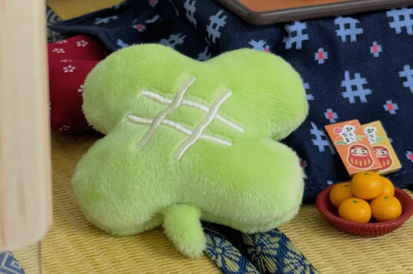 [HOOKKA HOOKKA STUDIO] Melonpan Clover Soft Fluffy Keyring