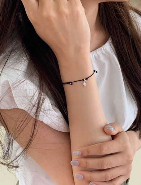 [SOYE PI-NE] Say Light Knot Bracelet