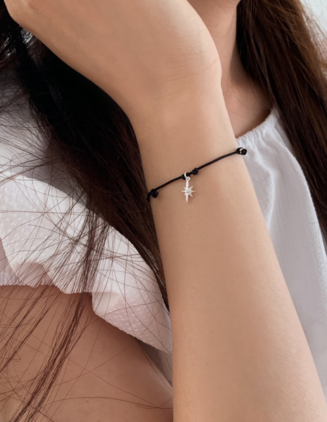 [SOYE PI-NE] Say Light Knot Bracelet