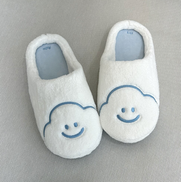 [skyfolio] White/Dark Cloud Slippers