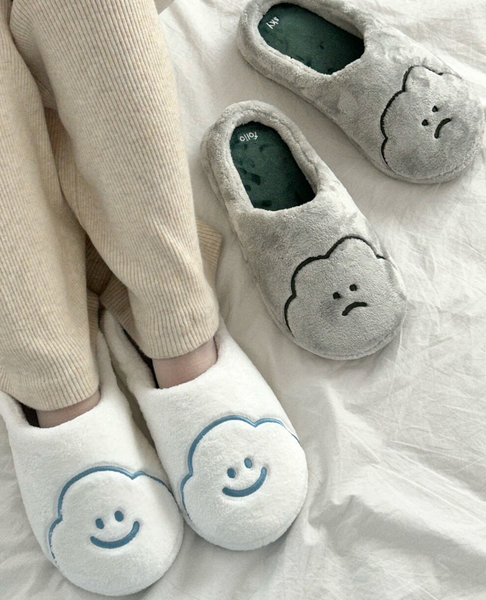 [skyfolio] White/Dark Cloud Slippers