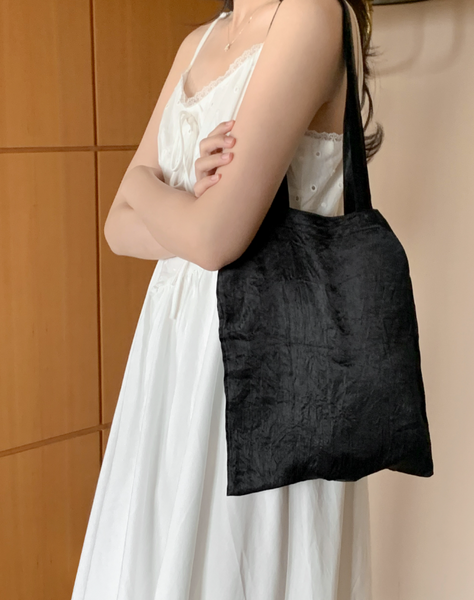 [98°C] Glossy Satin Shoulder Bag