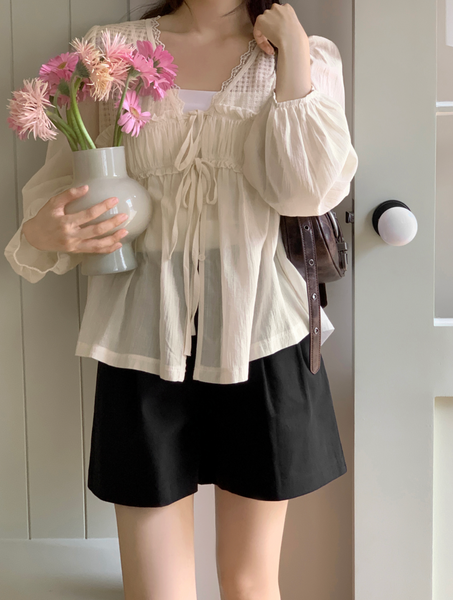 [98°C] Connect Vintage Lace Blouse