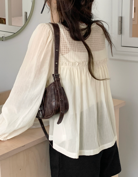 [98°C] Connect Vintage Lace Blouse