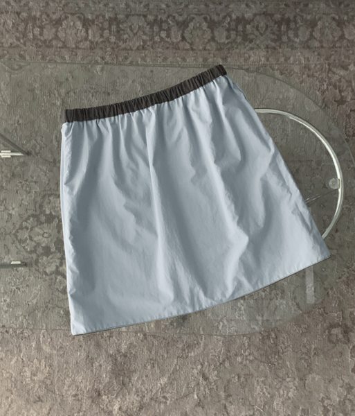 [98°C] Reversible Nylon Mini Skirt