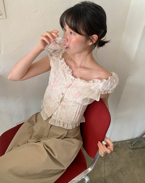 [FROM BEGINNING] Frill Lace Blouse