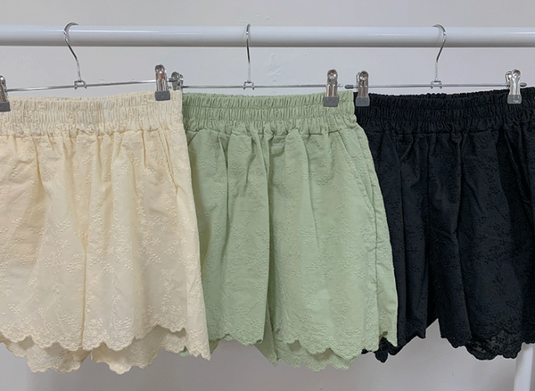 [bysovel] Embroidered Shorts