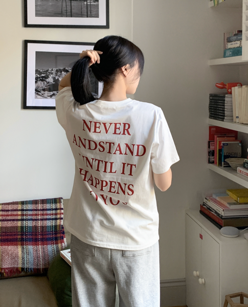 [98°C] NEVER Lettering Short-Sleeved T-Shirt