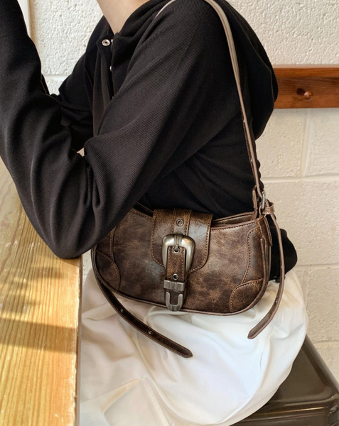 [98°C] Metal Vintage Buckle Shoulder Bag (Cross Bag)