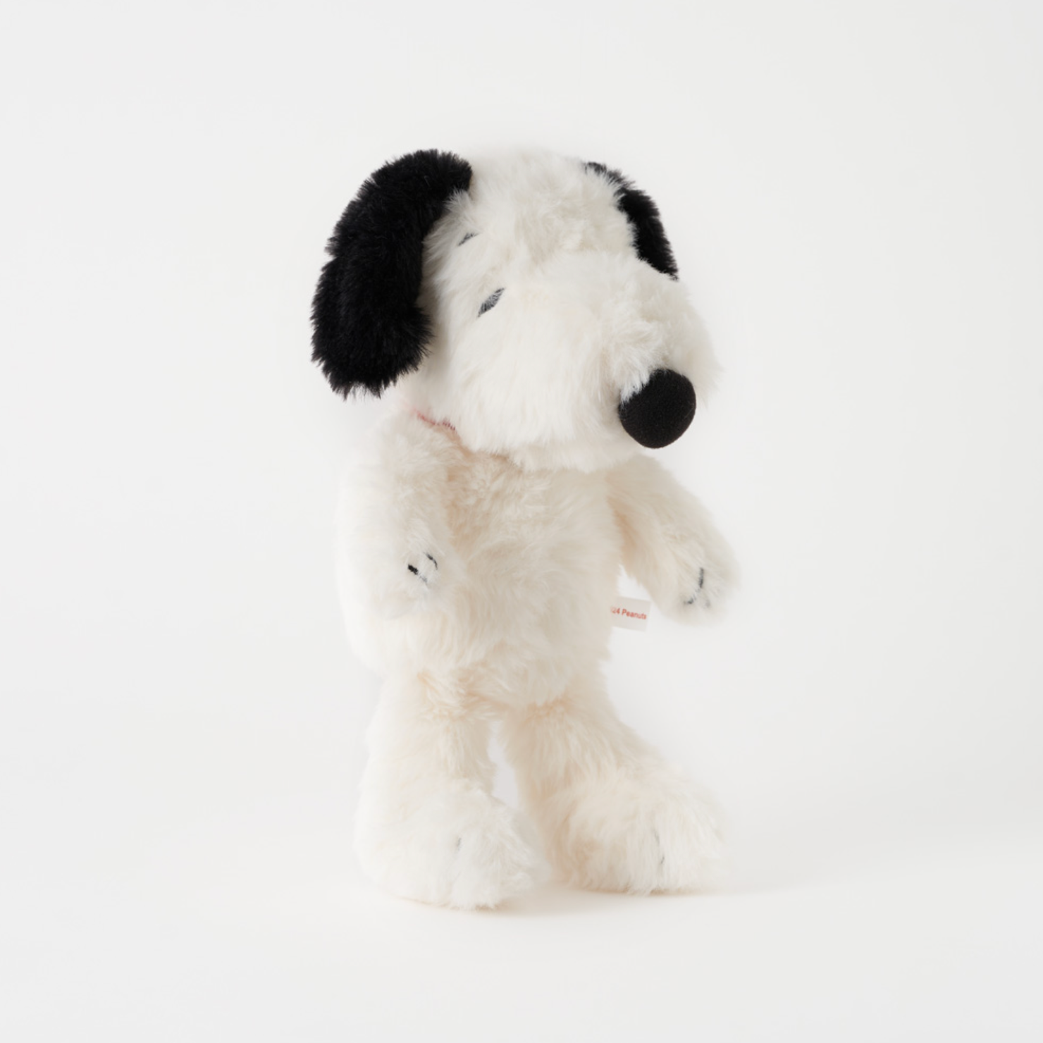 [Peanuts] Snoopy Initial Necklace Doll 23cm