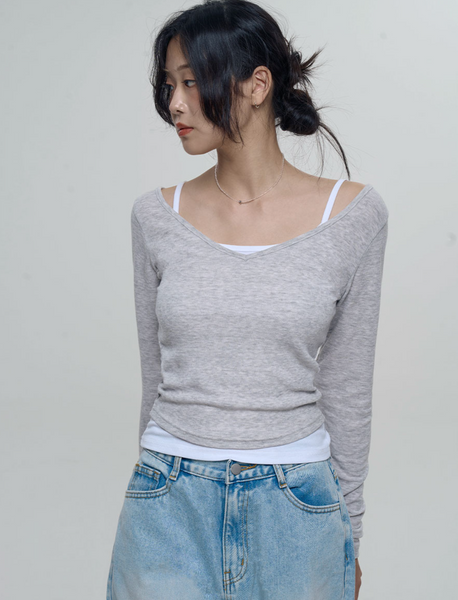 [CHICKS] Sandion V-neck Layered Long Sleeve T-shirt