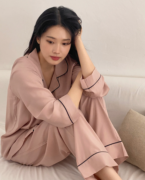 [Juuneedu] Low Cetin Embroidered Pyjama Set