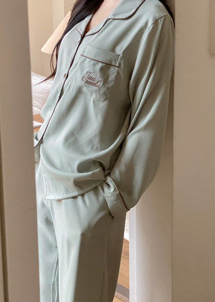 [Juuneedu] Low Cetin Embroidered Pyjama Set