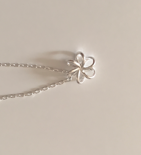 [moat] Powder Flower Necklace (Silver925)