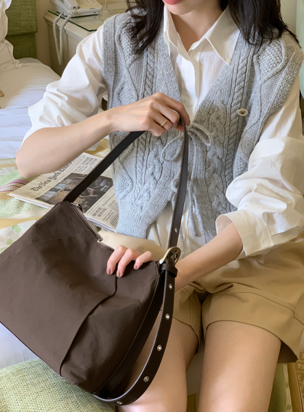 [98°C][OAT] Fold Nylon x Leather Shoulder Bag