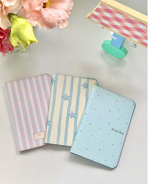 [OLIVET] Drawing Pattern Passport Holder