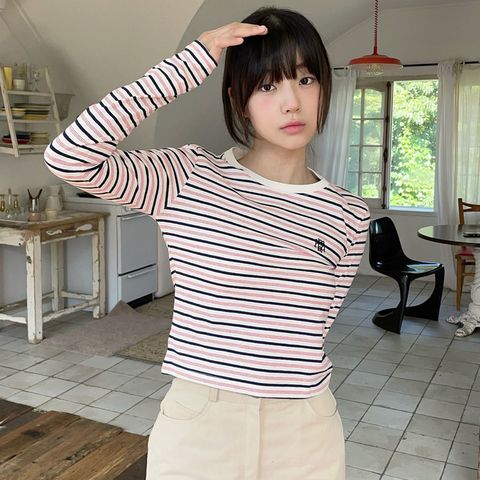 [muahmuah] Logo Stripe Crop Long Sleeve Tee [Navy]