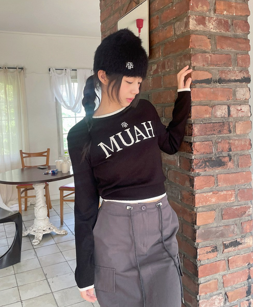 [muahmuah] Logo Bookle Round Knitwear [Black]