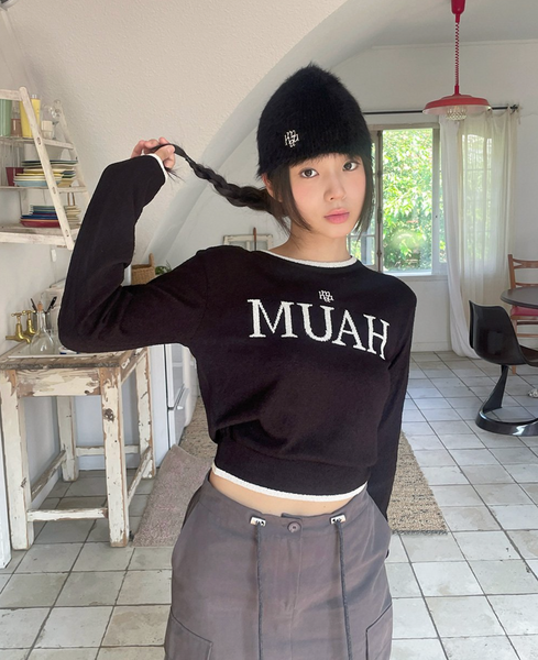 [muahmuah] Logo Bookle Round Knitwear [Black]